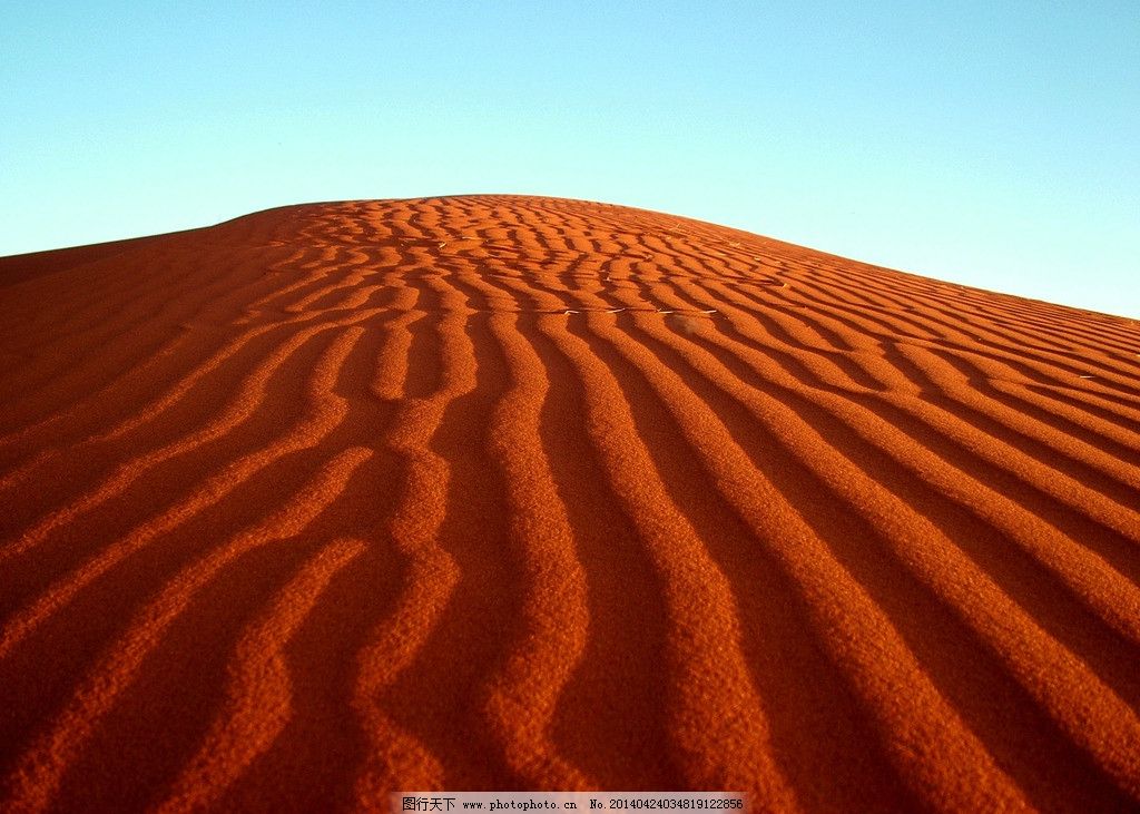 沙堆沙漠黄沙图片